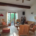 Дом отдыха Detached House With Garden